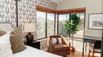 4 habitaciones, tabla de planchar con plancha, cuna de viaje y wifi