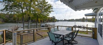 Plum Beautiful | 3 Kings & Hot Tub on Lake Murray