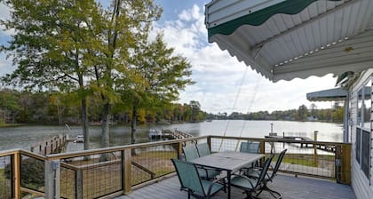 Plum Beautiful | 3 Kings & Hot Tub on Lake Murray