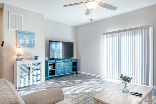 Smart TV - Go With The Flow in Beau Coast (Beaufort)