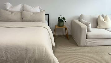 1 bedroom, travel cot, free WiFi, bed sheets