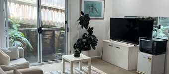 Cozy studio with private entrance & ensuite