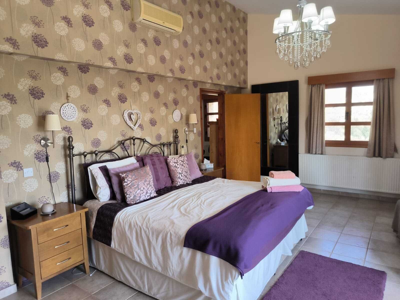 4 chambres, fer et planche à repasser, Wi-Fi, draps fournis