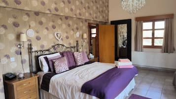 4 chambres, fer et planche à repasser, Wi-Fi, draps fournis