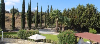 4-bedroom luxury villa with Pool in the charming Skarinou Village