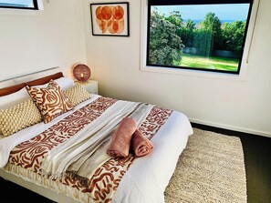 2 bedrooms, iron/ironing board, free WiFi, bed sheets - Position perfection - Mornington
Walk to beach and shops (Mornington)