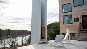 Property grounds - Lakeside Loft, Roof Deck + Sauna (Phelps)