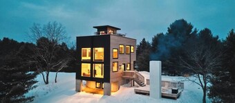 Lakeside Loft, Roof Deck + Sauna