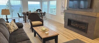 Newly Renovated. Spectacular ocean view with gourmet kitchen.