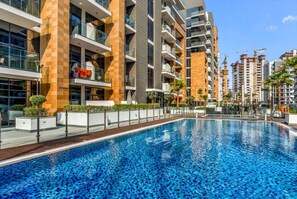 Pool - Family-Friendly 2BR Space (Dubai)