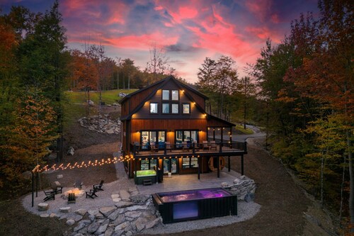 NEW Marty's Magic Haus Ski, Bike & Hike Retreat