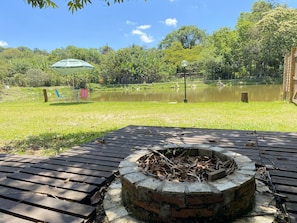 Exclusive Cabin, Pool Access, Lake View | Living area | TV - Recanto Elter (Piracaia)