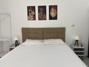 Espacio para trabajar con laptop y wifi gratis