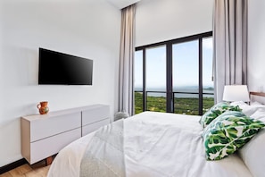 4 bedrooms, desk, iron/ironing board, WiFi