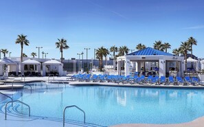 Pool - 2-bedroom villa for 6 with Wi-Fi, F1 EVENT (Las Vegas)