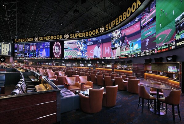 Casino - 2-bedroom villa for 6 with Wi-Fi, F1 EVENT (Las Vegas)