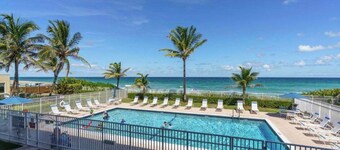 ☀️🌴Stunning Beachfront Condo 🌊🏖️