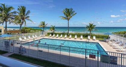 ☀️🌴Stunning Beachfront Condo 🌊🏖️