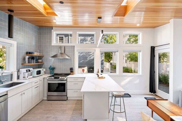 Fridge, microwave, oven, dishwasher