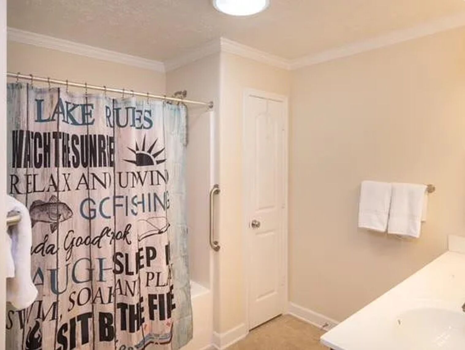 Towels, soap, shampoo, toilet paper