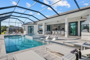 Piscine extérieure, piscine chauffée