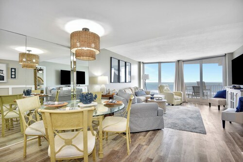 705 is a Cozy 2-bedroom 7th floor condo in beautiful Daytona Beach Shores.