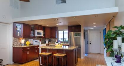 Charming 2-bedroom condo with AC and WiFi in delightful Palm Desert