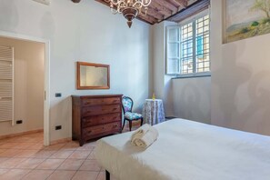 2 soverom, strykejern/-brett, wi-fi (inkludert) og sengetøy