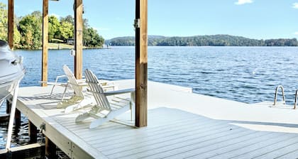 Stunning LakeViews | Private Boat Ramp, Sleeps 12!