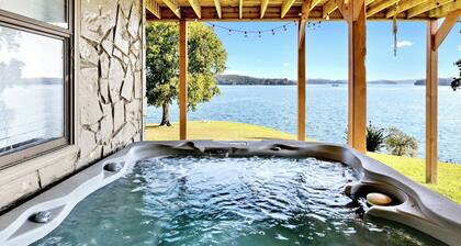Stunning LakeViews | Private Boat Ramp, Sleeps 12!