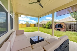 Terrace/patio - Katy Houston, 2330sf, 4BR-2.5BA, Game Rm, King Bed (Katy)