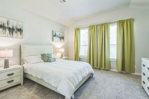 5 Schlafzimmer, Bügeleisen/Bügelbrett, WLAN, Bettwäsche