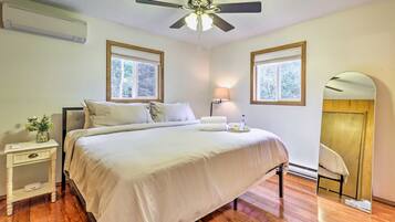 3 bedrooms, iron/ironing board, WiFi, bed sheets