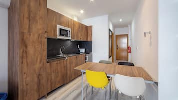 Suite Deluks | Area keluarga | Smart TV 55-inci dengan saluran TV digital dan Netflix