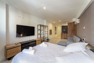 Suite Deluxe | 1 dormitorio, ropa de cama de alta calidad, edredones de plumas