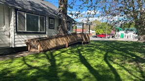 Exterior - Darling Bungalow Retreat in Downtown Union, Oregon - Welcome! (Union)