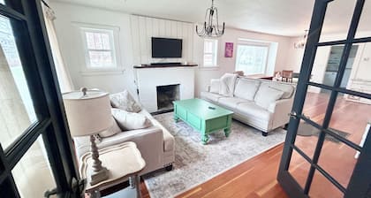 Darling Bungalow Retreat in Downtown Union, Oregon - Welcome!