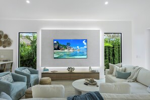 Smart TV - Gulf Haven Hideaway: Naples 4BD Oasis - Pool + Spa (Naples)