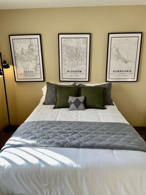3 slaapkamers, een bureau, een strijkplank/strijkijzer, gratis wifi