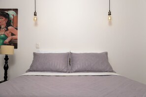 4 bedrooms, iron/ironing board, WiFi, bed sheets - Hotel Exhibicionista Desert Eagle Room (Villavicencio)