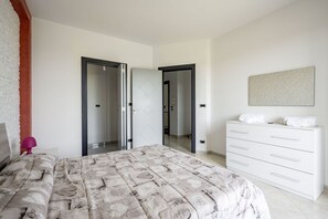 3 habitaciones, cuna de viaje, wifi y ropa de cama 