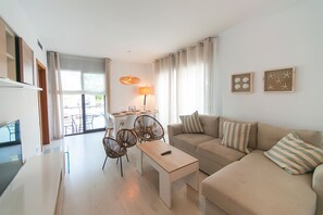 TV - WELCS APARTAMENTO 189 PDA con piscina comunitaria (S´agaro)