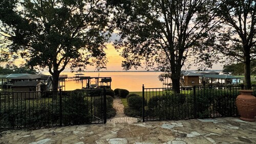 New 6-Acre Lake Escape with dock