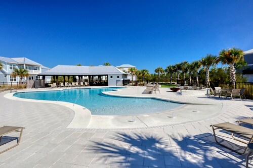 Pet Friendly.Turtle's Nest at Summer Salt Sleeps 9