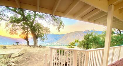 Spacious Sequoia Park 5 bed 3 bath house w/ AC & WIFI in charming Three Rivers