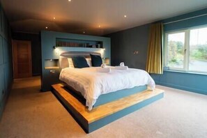 5 Schlafzimmer, Bügeleisen/Bügelbrett, Reisekinderbett, WLAN