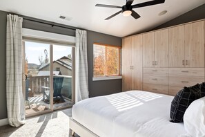 4 bedrooms, desk, iron/ironing board, free WiFi