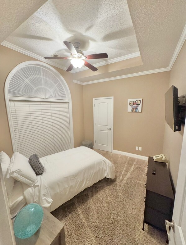 5 slaapkamers, een strijkplank/strijkijzer, wifi, beddengoed