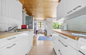 Fridge, dishwasher, coffee/tea maker