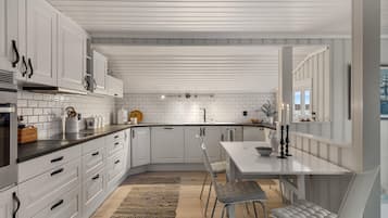 Fridge, dishwasher, coffee/tea maker